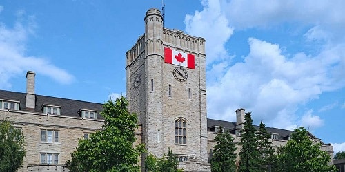 Undergraduate Scholarships in Canada 